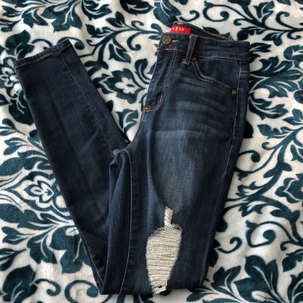 Guess Destroyed Skinny Jeans